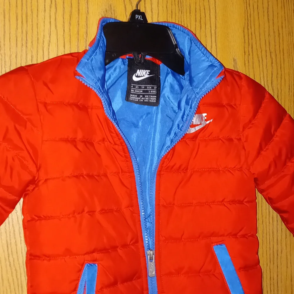 ReD/Blue "NIKE" Puffer jacket SIZE: XS kids @**SEE PICS** LIKE 🆕 *NO HOOD* - Picture 2 of 8
